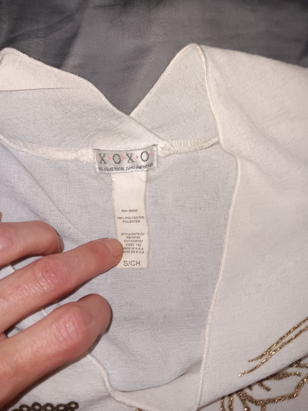 XOXO White V-Neck Floral Top with Turquoise and Gold Accents - Picture 3 of 4